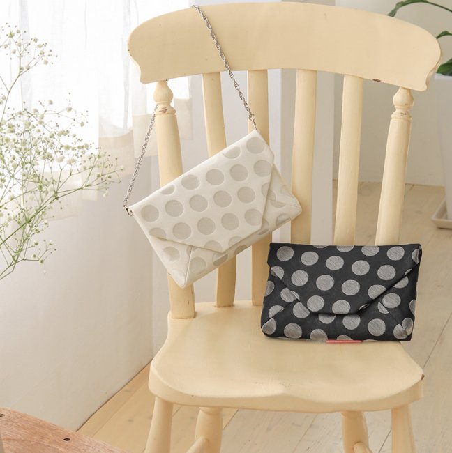 gonomiクラッチバッグ(白銀)