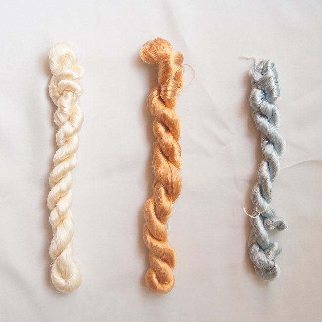 色を選んでご指定下さい。