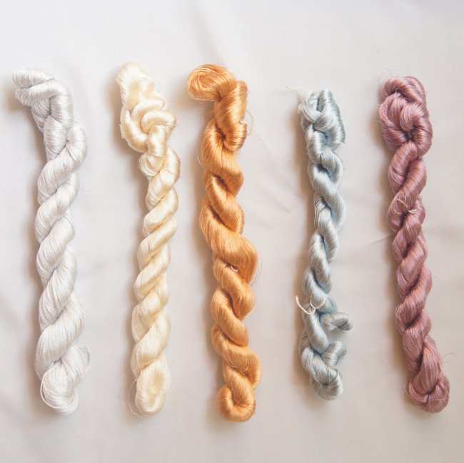 色を選んでご指定下さい。