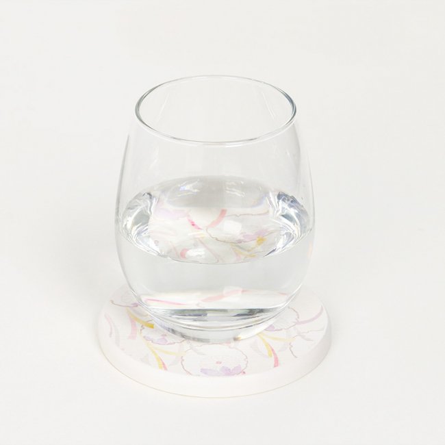 珪藻土なので吸水も抜群です。