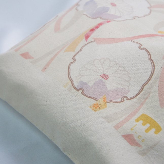 キャンバス地で強く、汚れても洗えます。